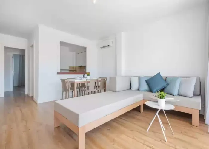 Gorgeous Apartment In Canyamel